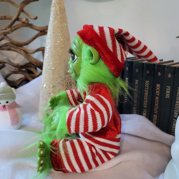 Baby Grinch doll for Christmas whoville Dr Seuss. Super cute green fuzzy - Picture 8 of 13